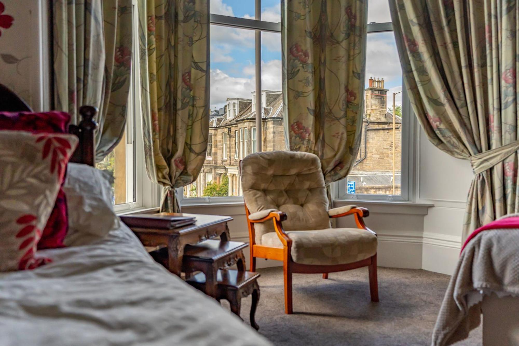 Gifford House 4*